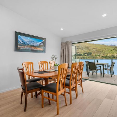 Frankton House - Queenstown Holiday Home Екстер'єр фото