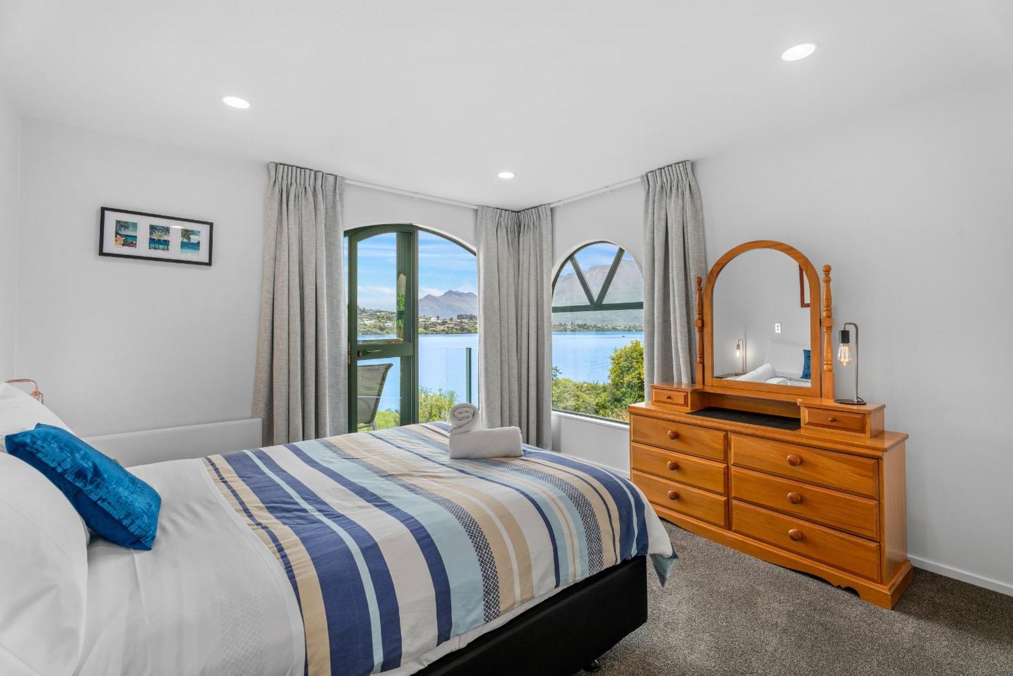 Frankton House - Queenstown Holiday Home Екстер'єр фото